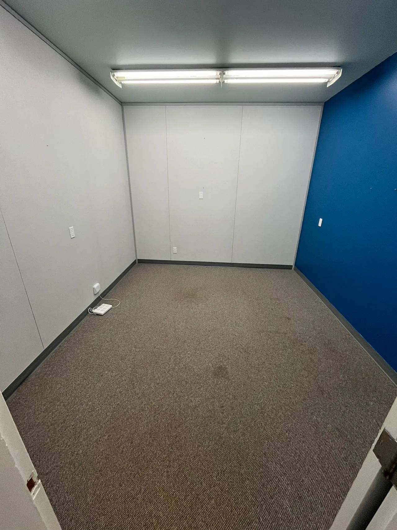 19ec15885ca24f3d95bba58e8e764287.jpg