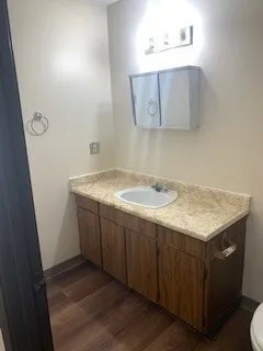 fb35955f4ef44ca883cc0a5ed6aba947.jpg